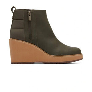 Tom’s Tarmac Olive Green Leather Quilted Raven Booties, Women’s Size 6